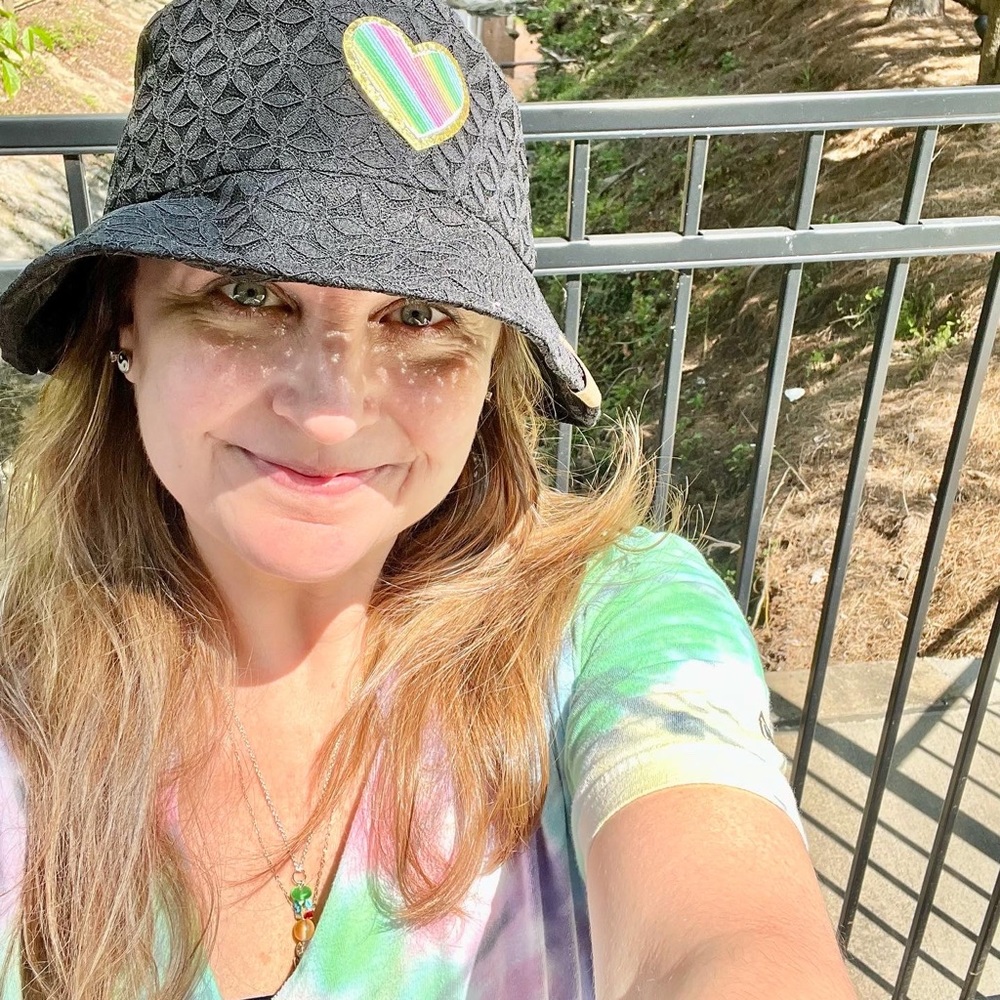 Meet your Posher, Ella